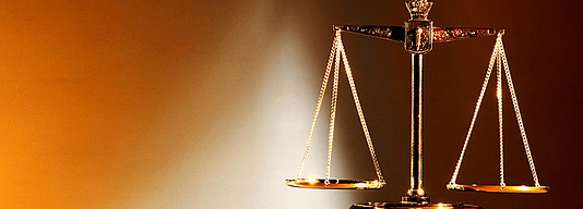 协助组织卖婬罪定罪标准，深圳专业的刑事律师事务所